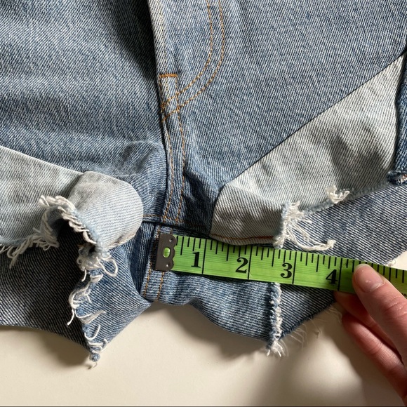 Levi’s Patchwork Short - Picture 9 of 10